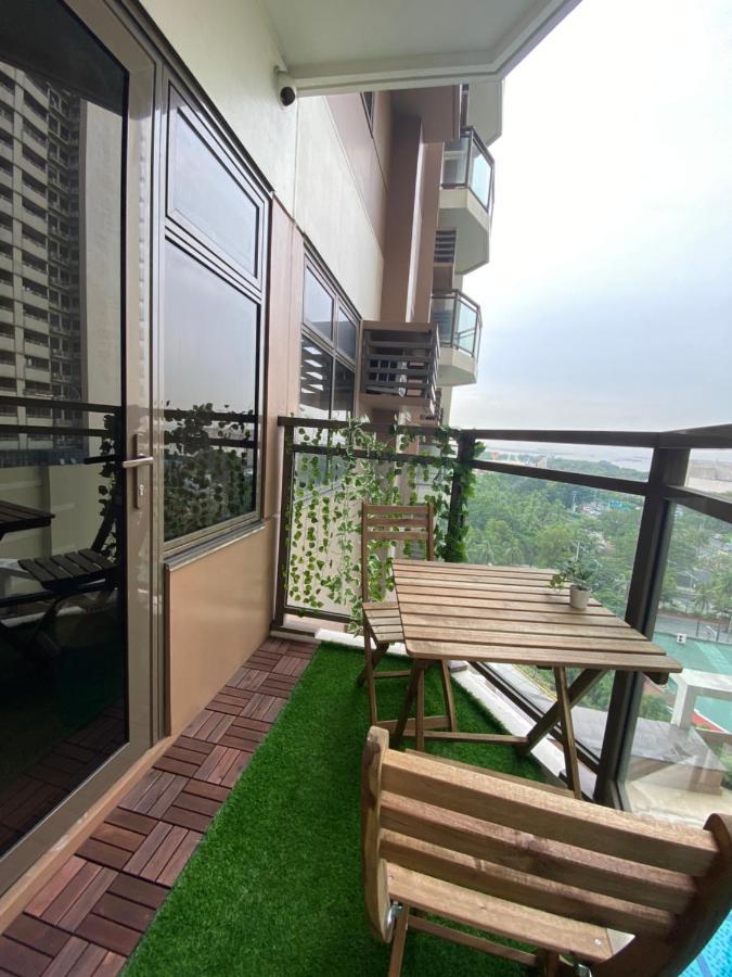 Le 10 The Radiance Manila Bay Aparthotel Pasay Exterior photo